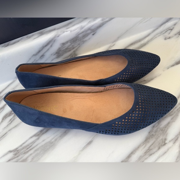 Vionic Posey Flat - Picture 3 of 9